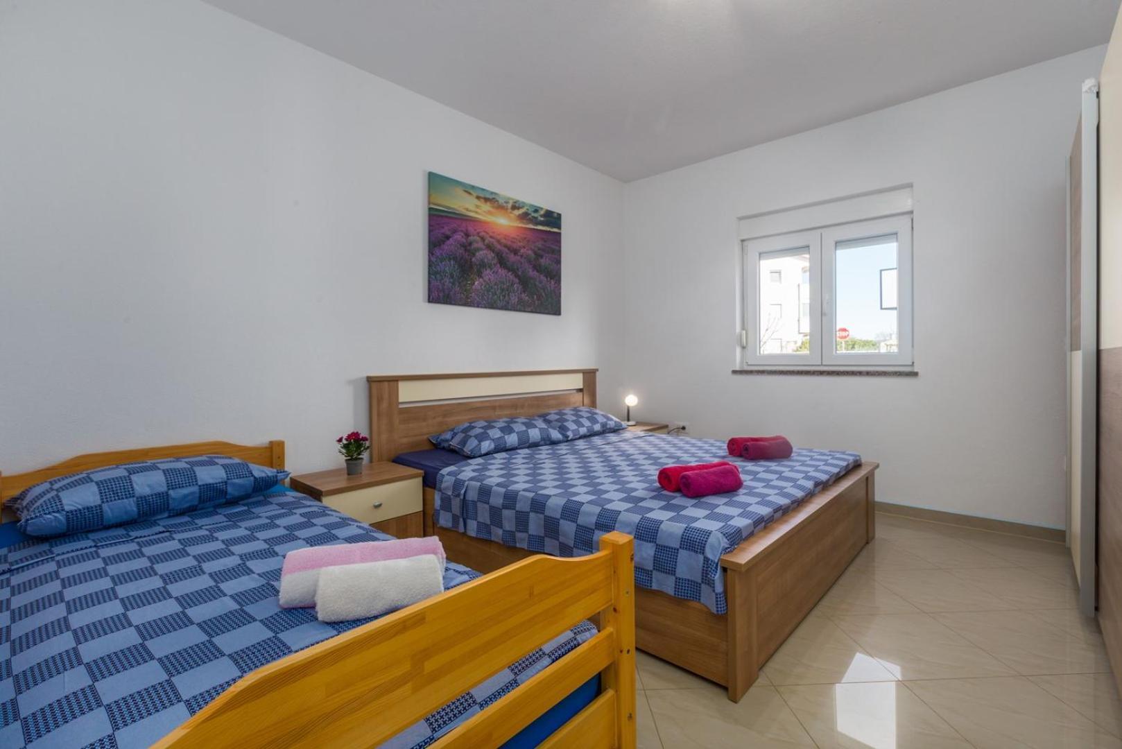 Villa Vita Apartments & Studios With Common Pool Valbandon 外观 照片